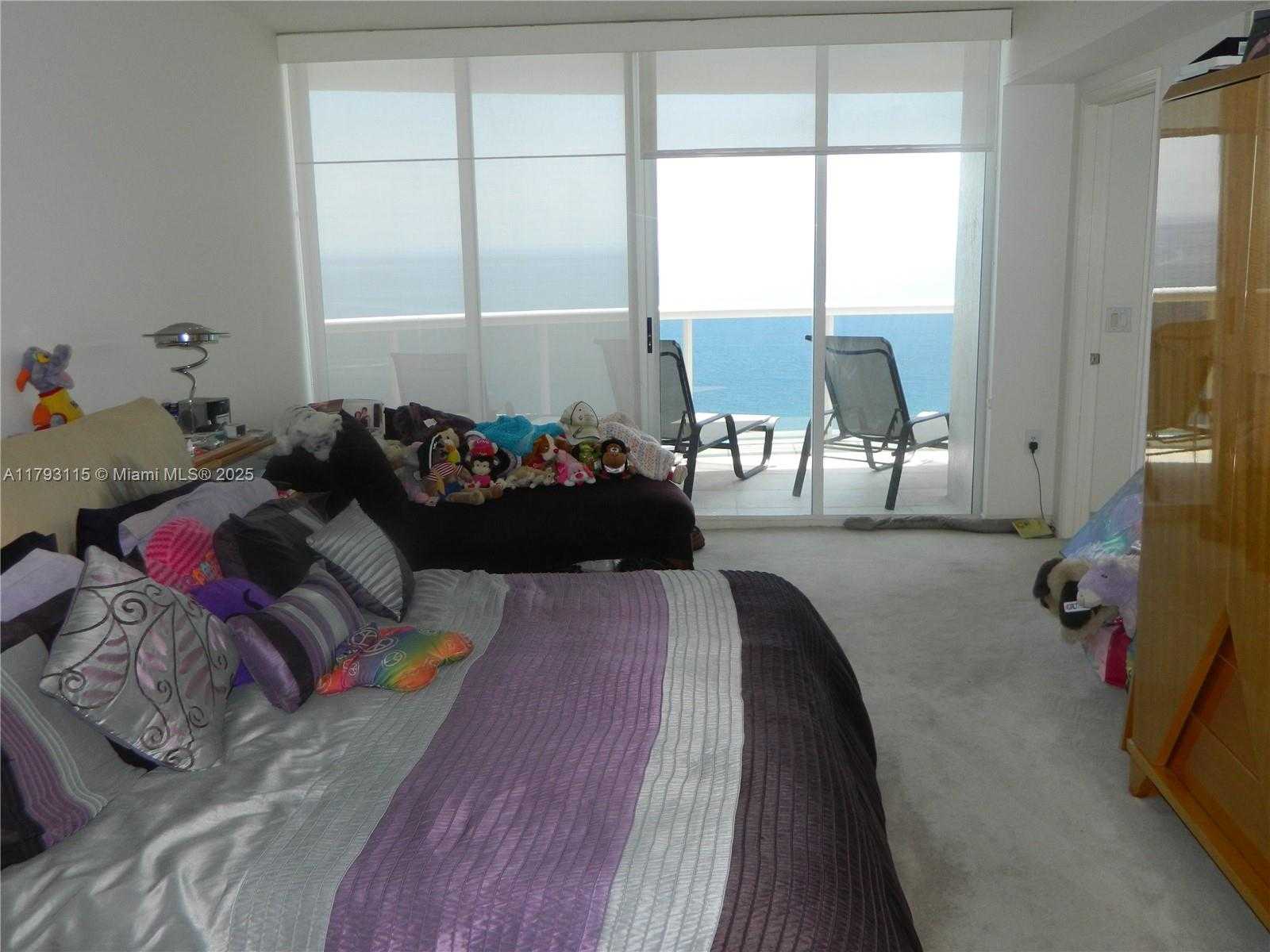 Small Image of 17555 #2108, Sunny Isles Beach Number 12