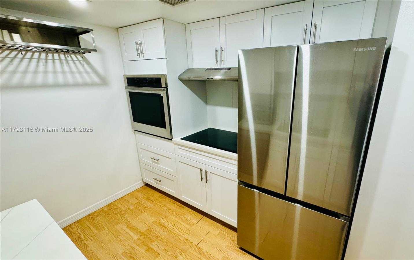 Small Image of 900 BAY DR #719, Miami Beach Number 10