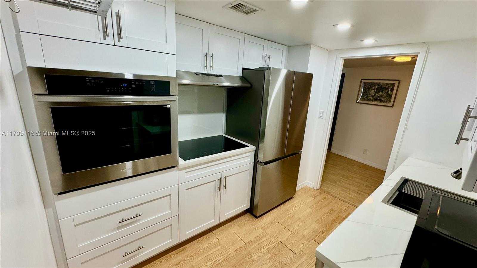 Small Image of 900 BAY DR #719, Miami Beach Number 5