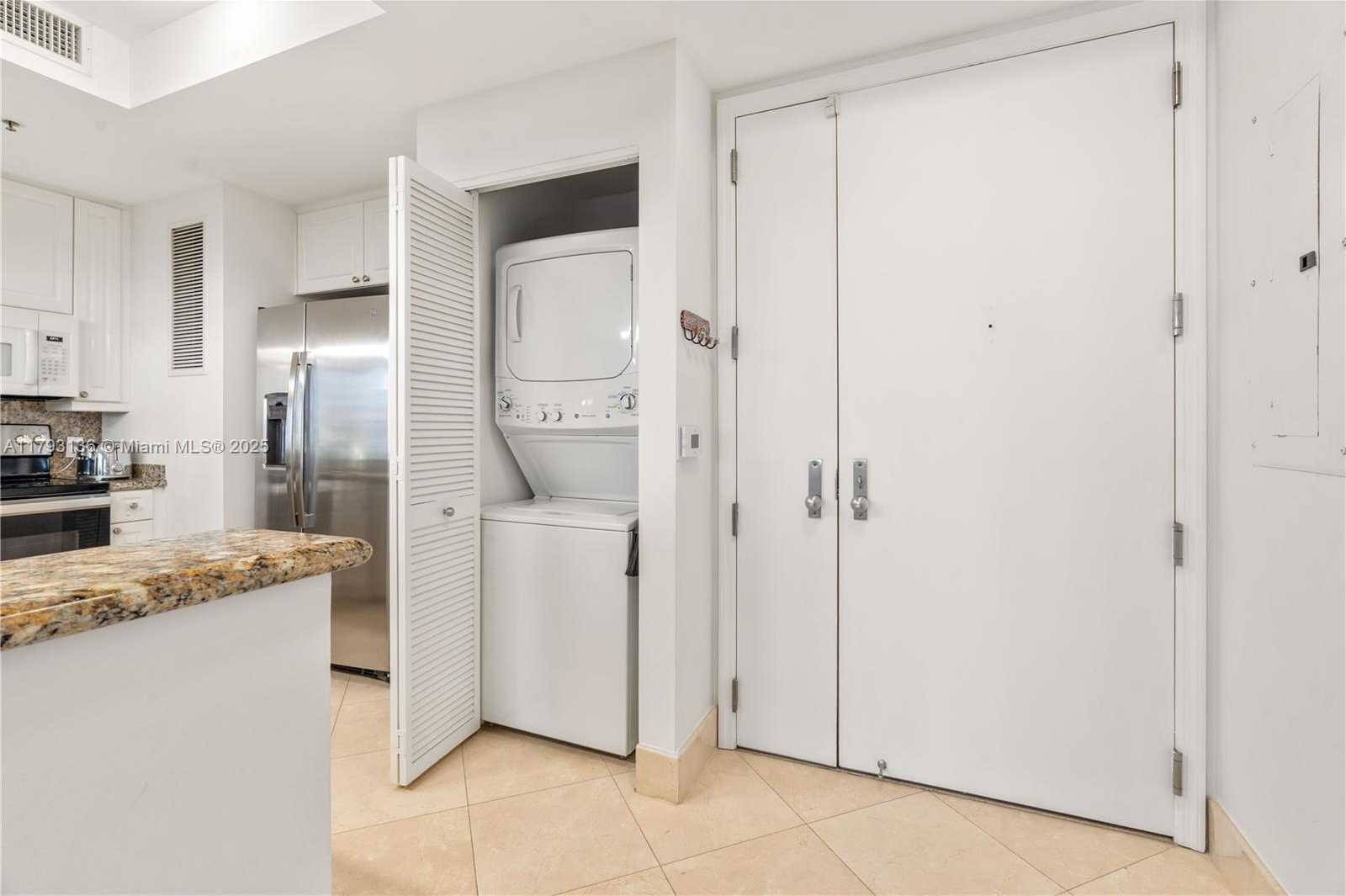 Small Image of 808 BRICKELL KEY DR #707, Miami Number 11