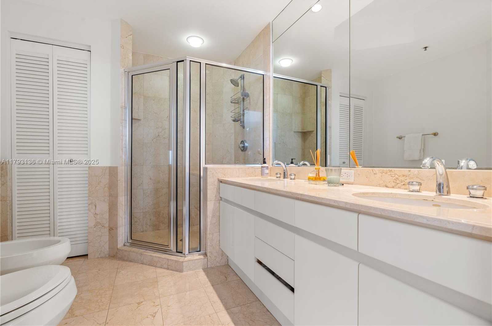 Small Image of 808 BRICKELL KEY DR #707, Miami Number 17