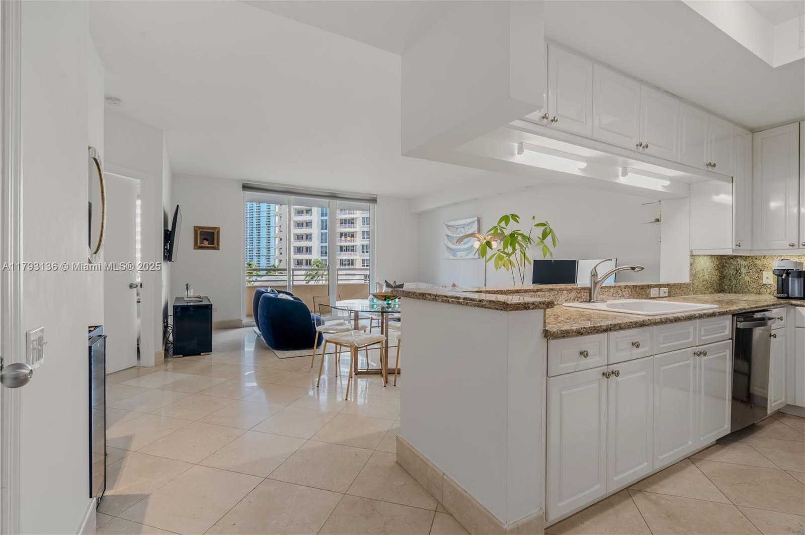 Small Image of 808 BRICKELL KEY DR #707, Miami Number 18