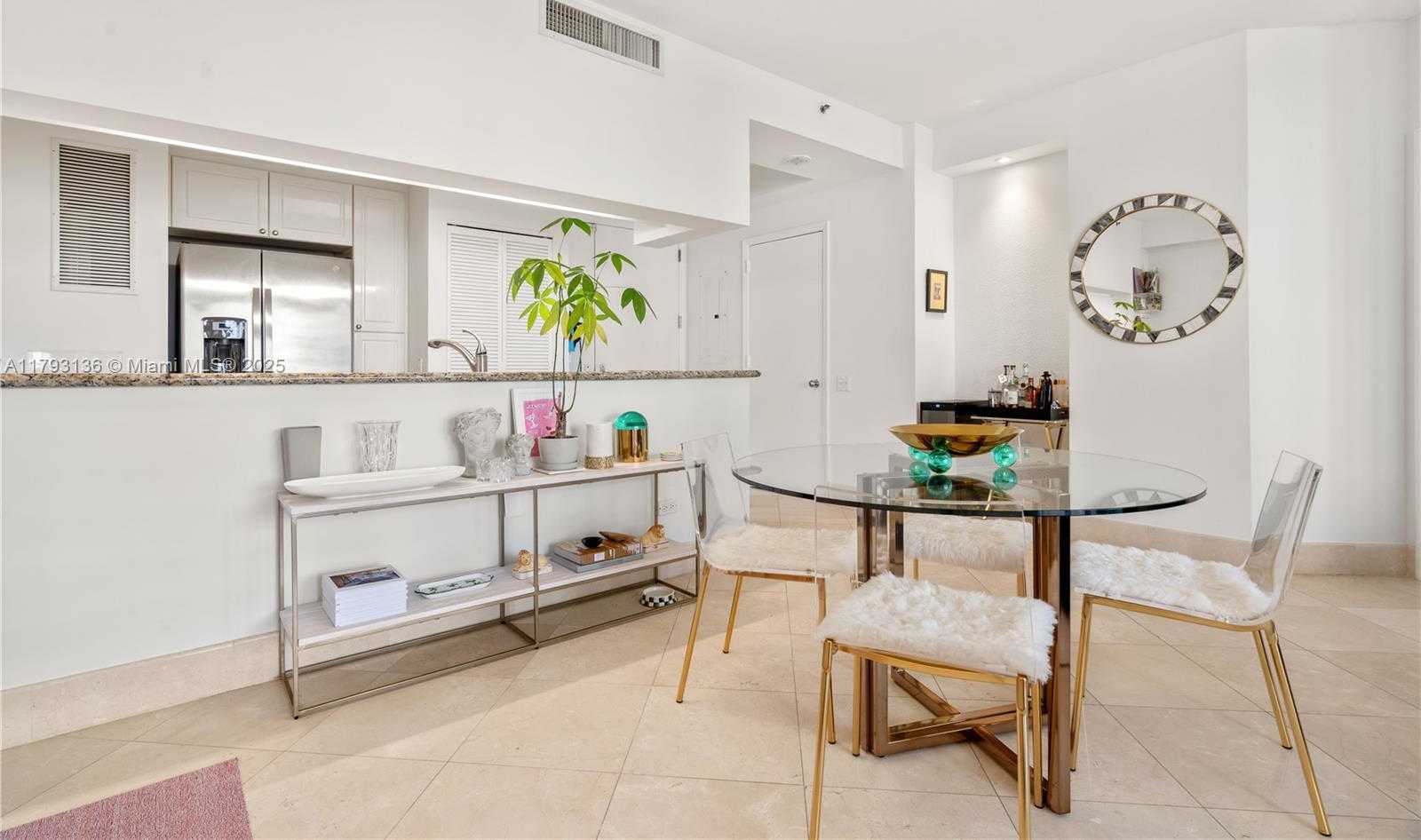 Small Image of 808 BRICKELL KEY DR #707, Miami Number 3