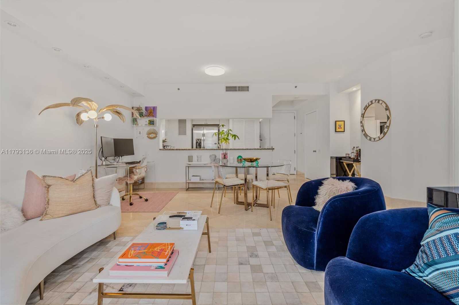 Small Image of 808 BRICKELL KEY DR #707, Miami Number 5