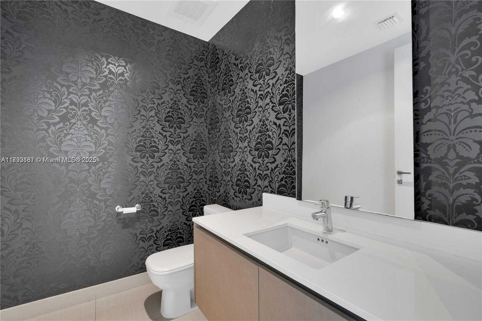 Small Image of 3300 NORTH EAST 188TH ST #611, Aventura Number 14