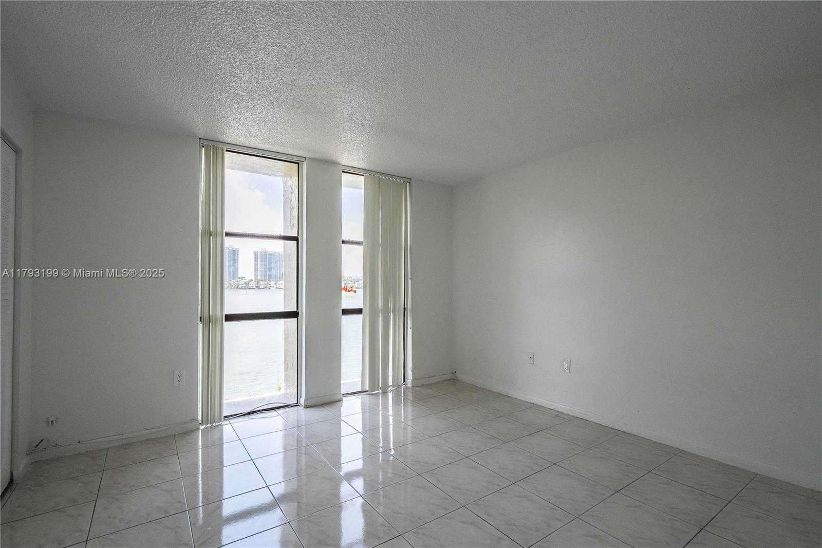 Small Image of 17600 NORTH BAY RD #N407, Sunny Isles Beach Number 10
