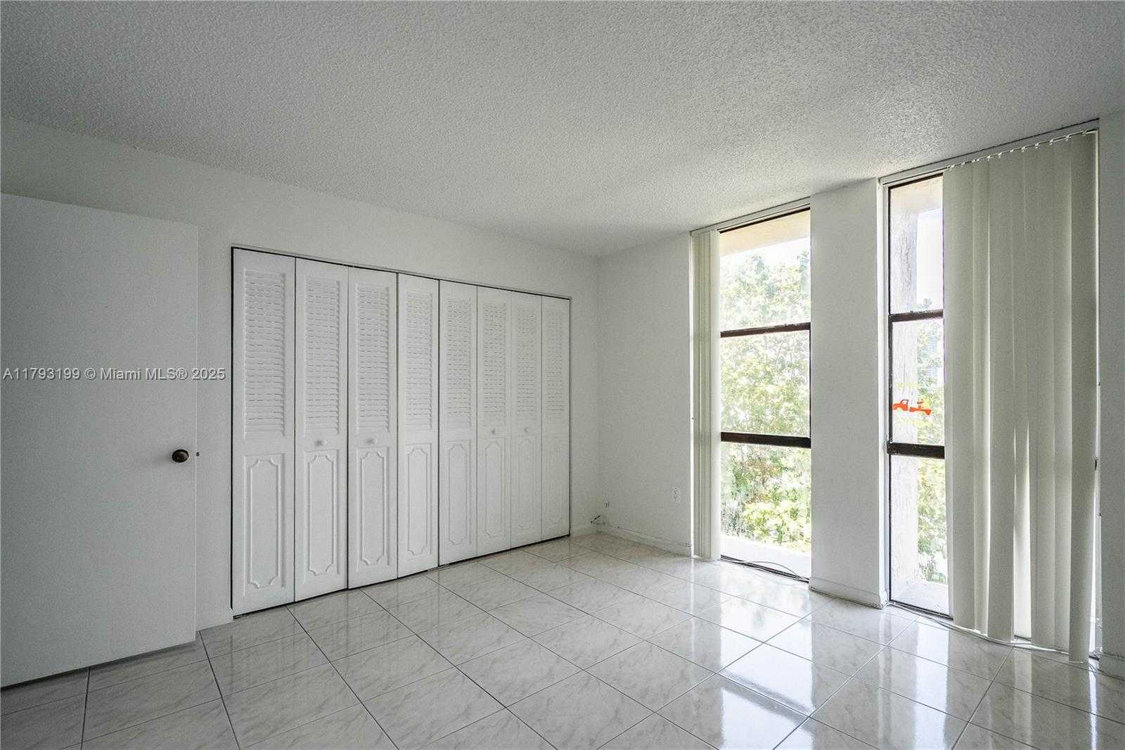 Small Image of 17600 NORTH BAY RD #N407, Sunny Isles Beach Number 11