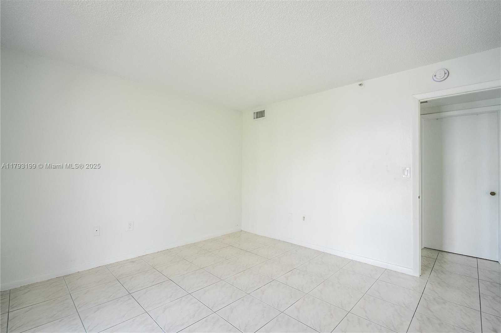 Small Image of 17600 NORTH BAY RD #N407, Sunny Isles Beach Number 13