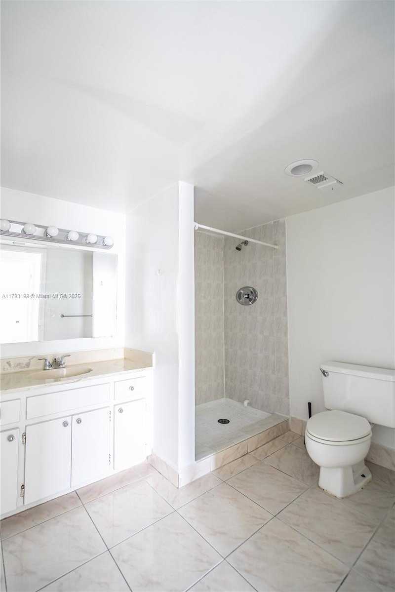 Small Image of 17600 NORTH BAY RD #N407, Sunny Isles Beach Number 21