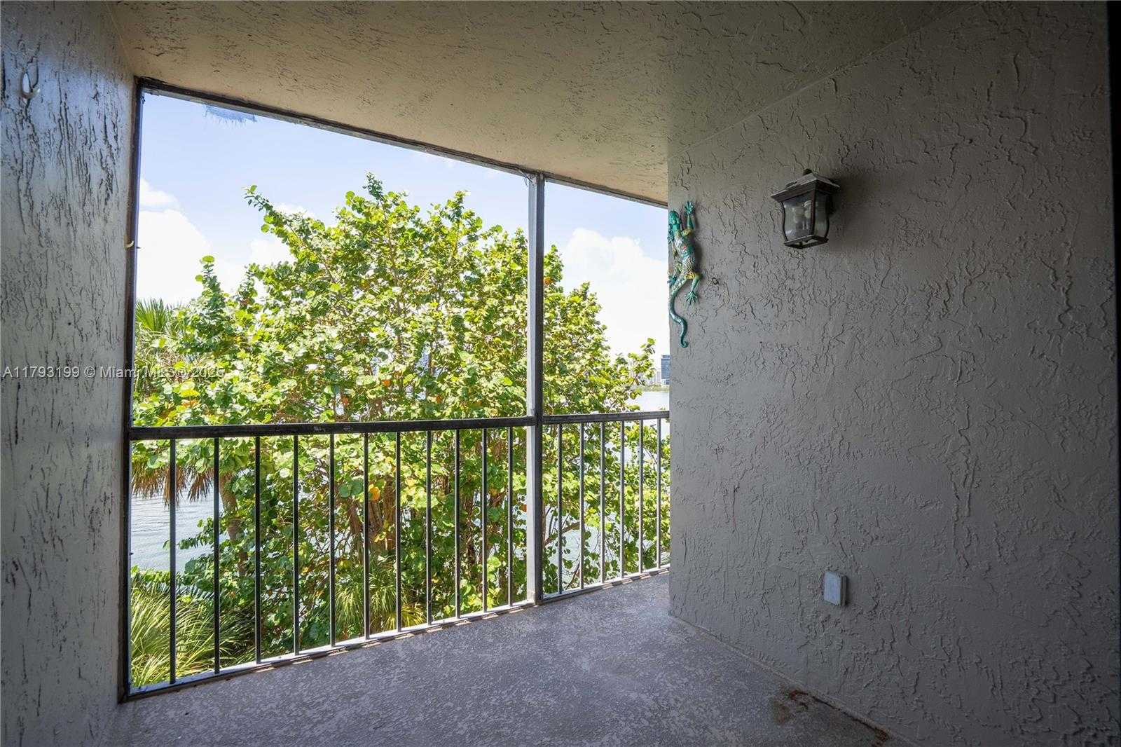 Small Image of 17600 NORTH BAY RD #N407, Sunny Isles Beach Number 22
