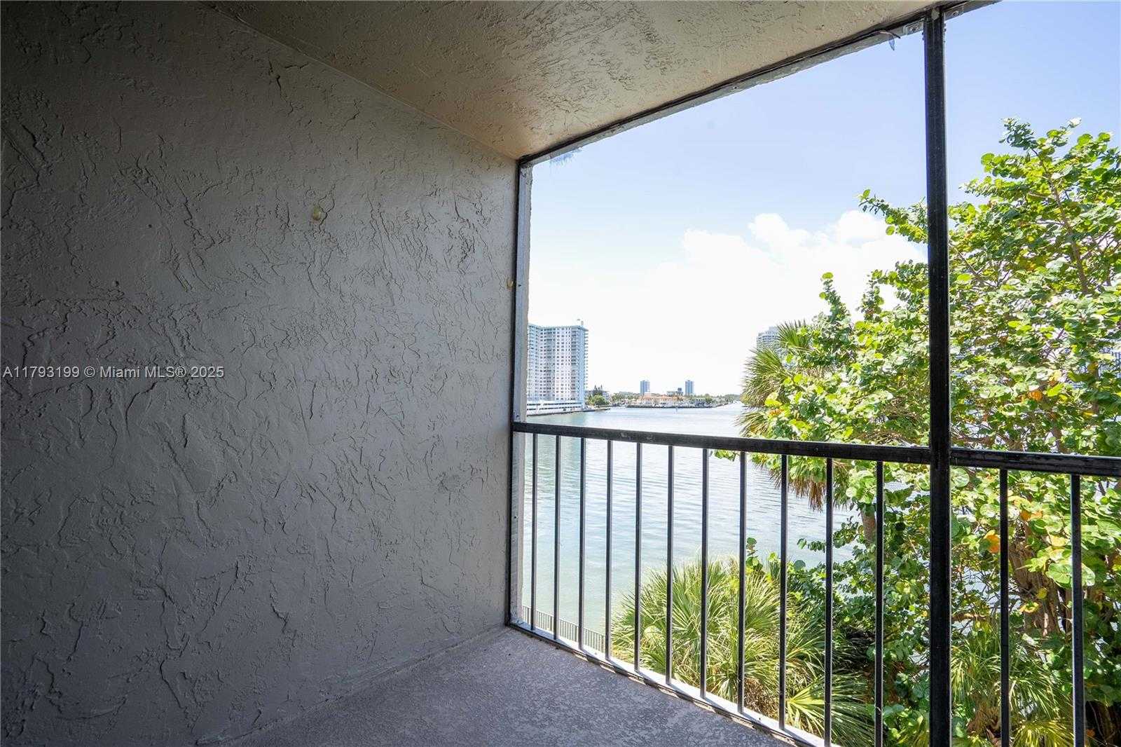Small Image of 17600 NORTH BAY RD #N407, Sunny Isles Beach Number 23