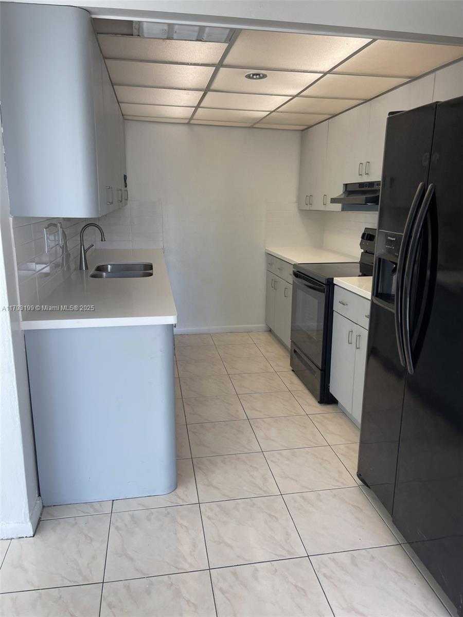 Small Image of 17600 NORTH BAY RD #N407, Sunny Isles Beach Number 25