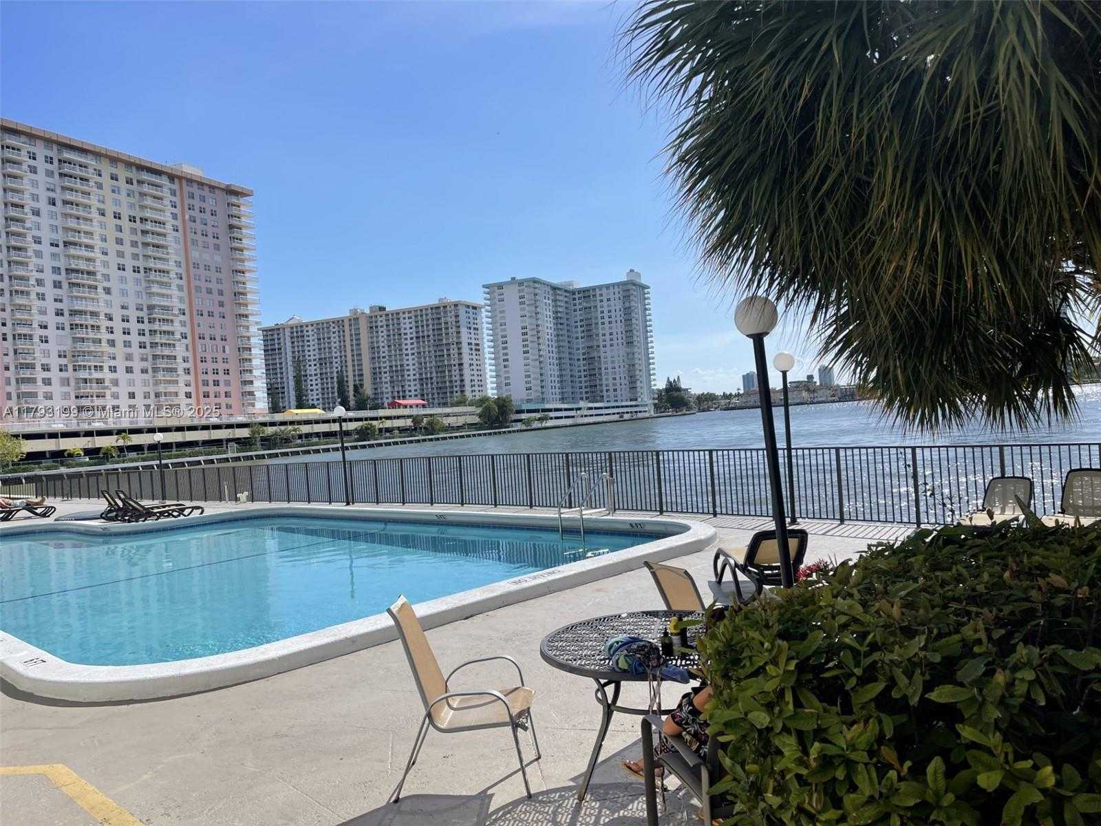 Small Image of 17600 NORTH BAY RD #N407, Sunny Isles Beach Number 27