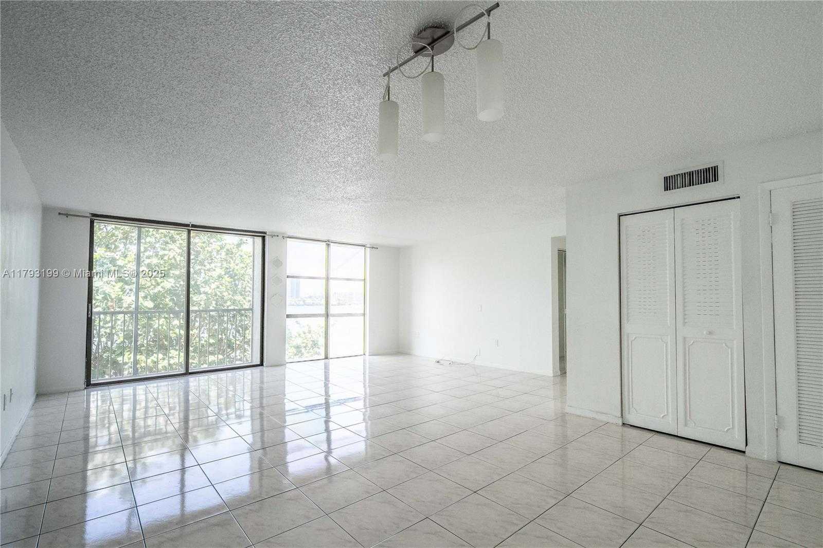 Small Image of 17600 NORTH BAY RD #N407, Sunny Isles Beach Number 3