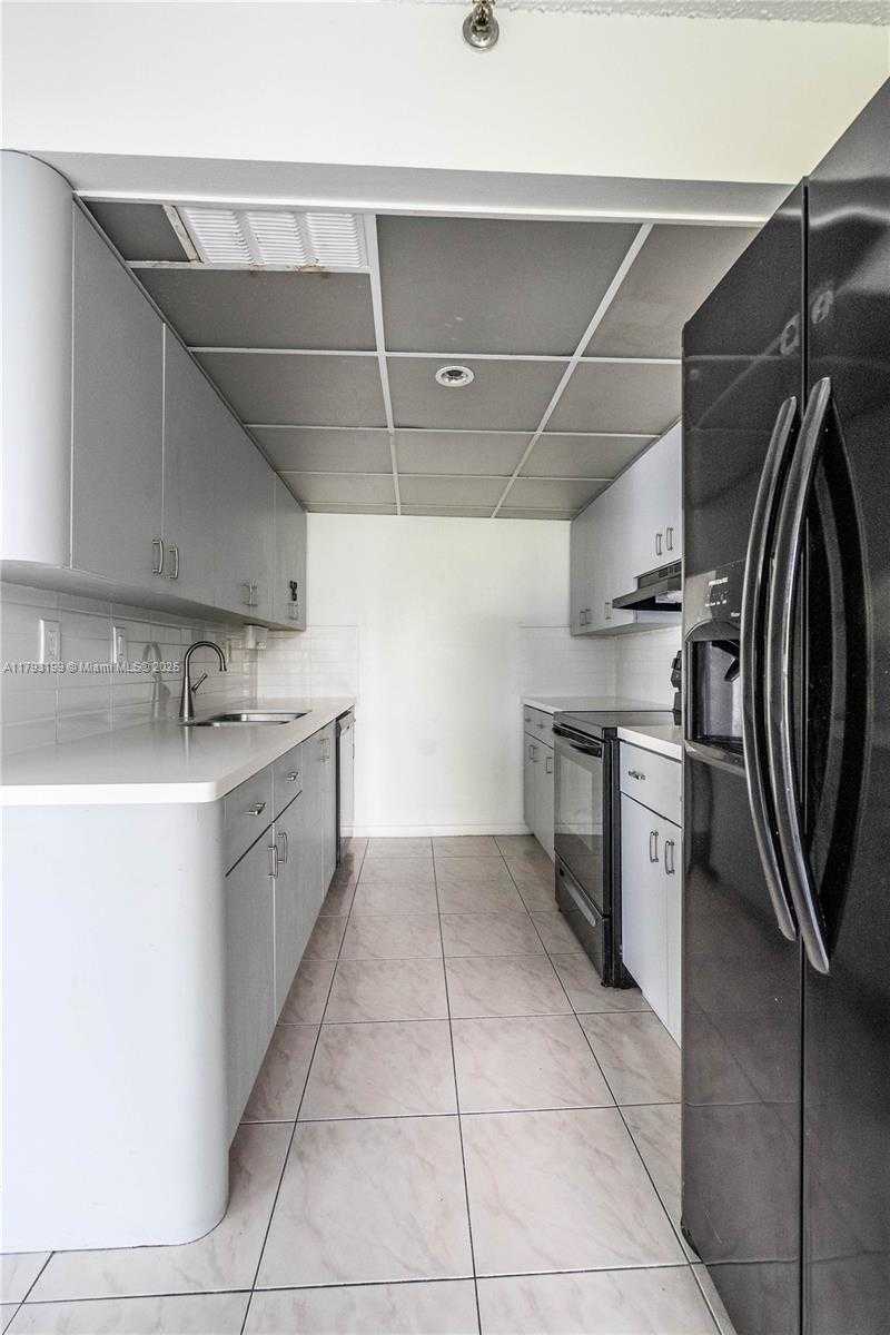 Small Image of 17600 NORTH BAY RD #N407, Sunny Isles Beach Number 7