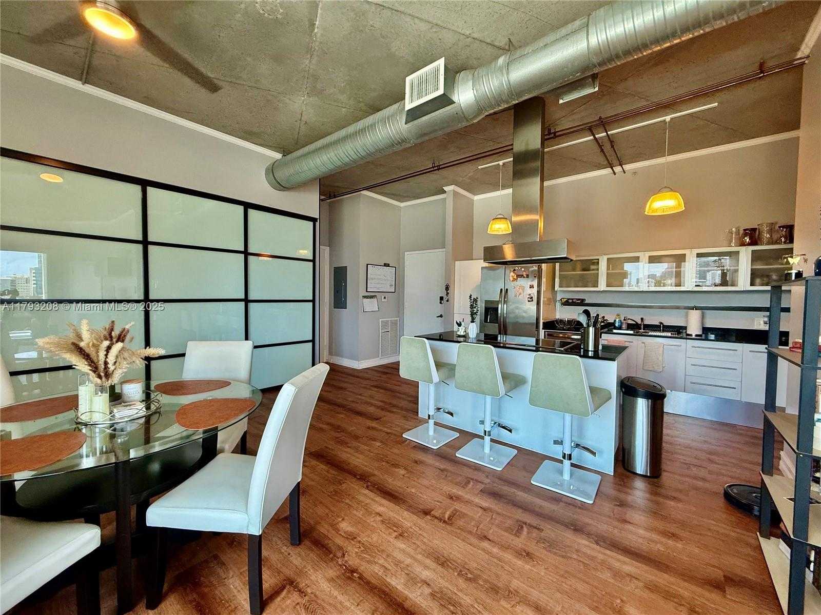 Small Image of 10 SOUTH WEST SOUTH RIVER DR #903, Miami Number 10