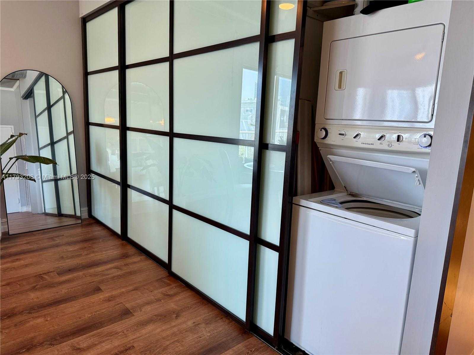 Small Image of 10 SOUTH WEST SOUTH RIVER DR #903, Miami Number 12