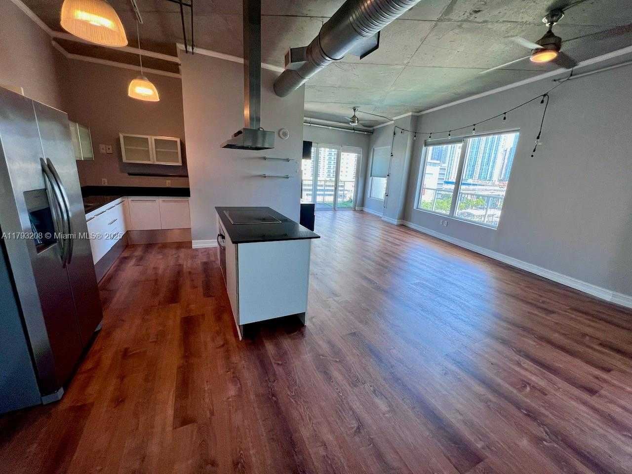 Small Image of 10 SOUTH WEST SOUTH RIVER DR #903, Miami Number 3