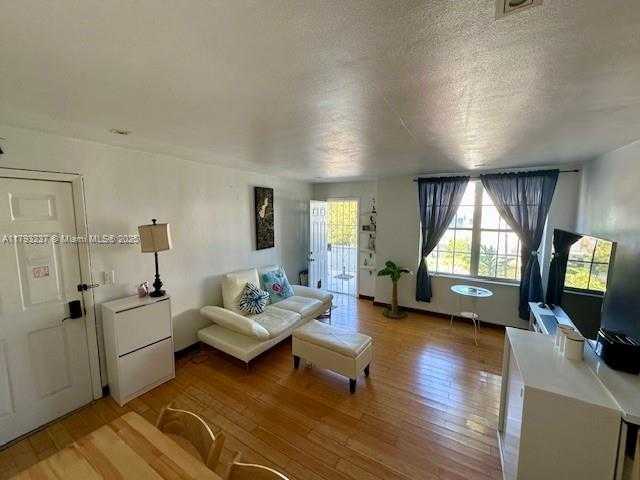 Small Image of 940 7TH ST #940D, Miami Beach Number 8