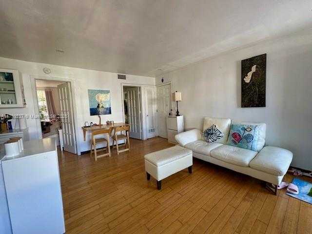 Small Image of 940 7TH ST #940D, Miami Beach Number 9
