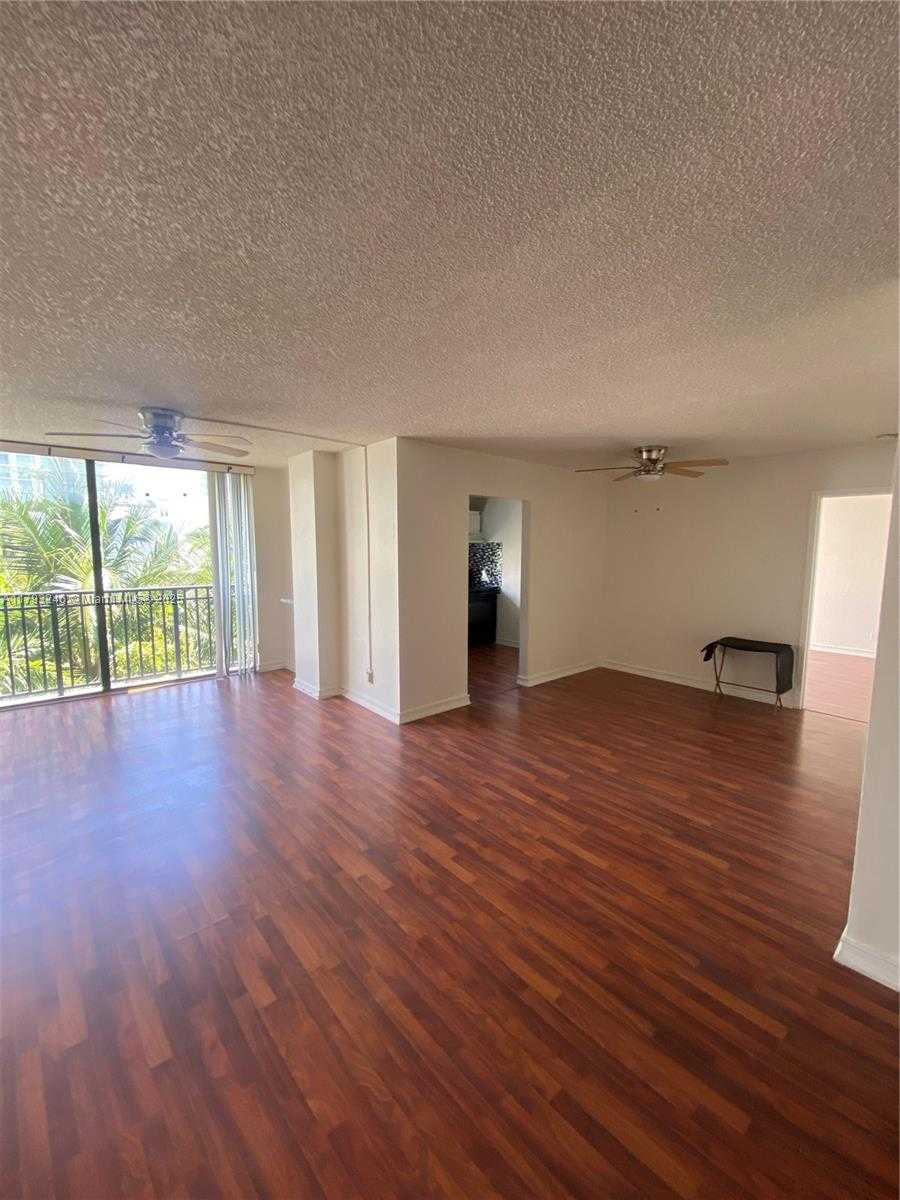 Small Image of 16909 NORTH BAY RD #415, Sunny Isles Beach Number 3