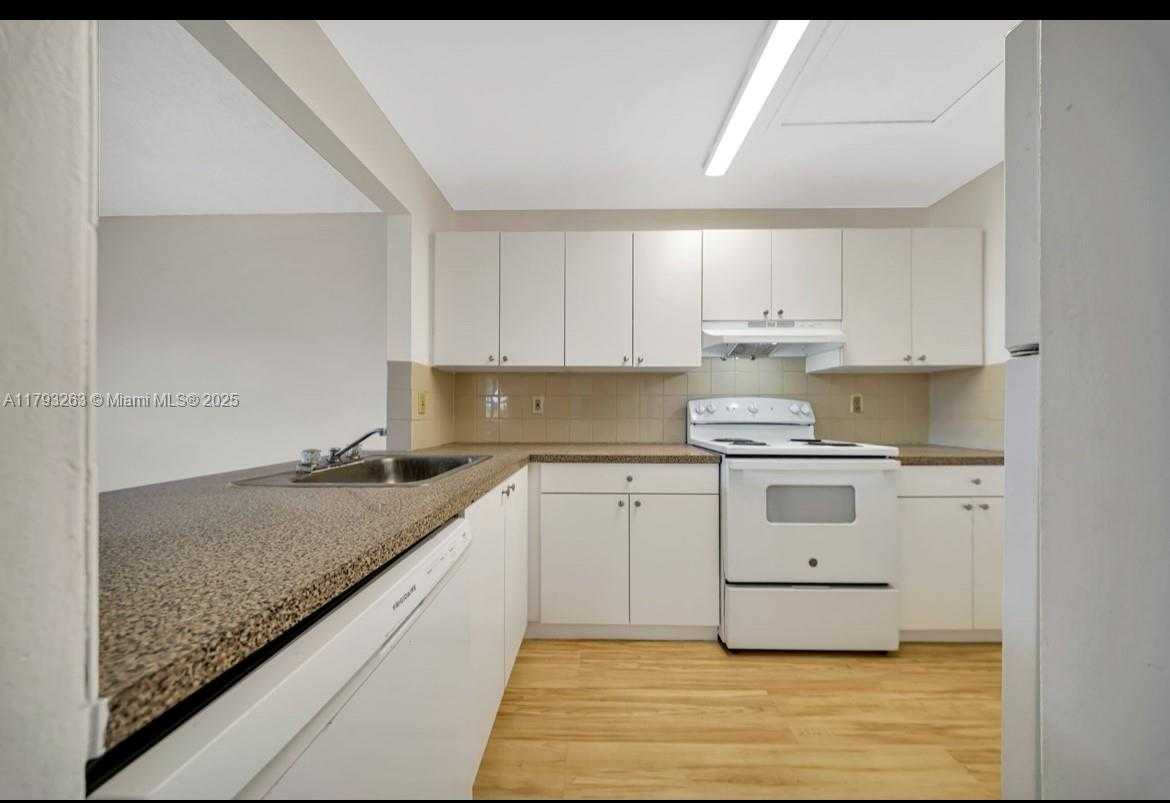 Small Image of 14863 SOUTH WEST 104TH ST #27-23, Miami Number 3