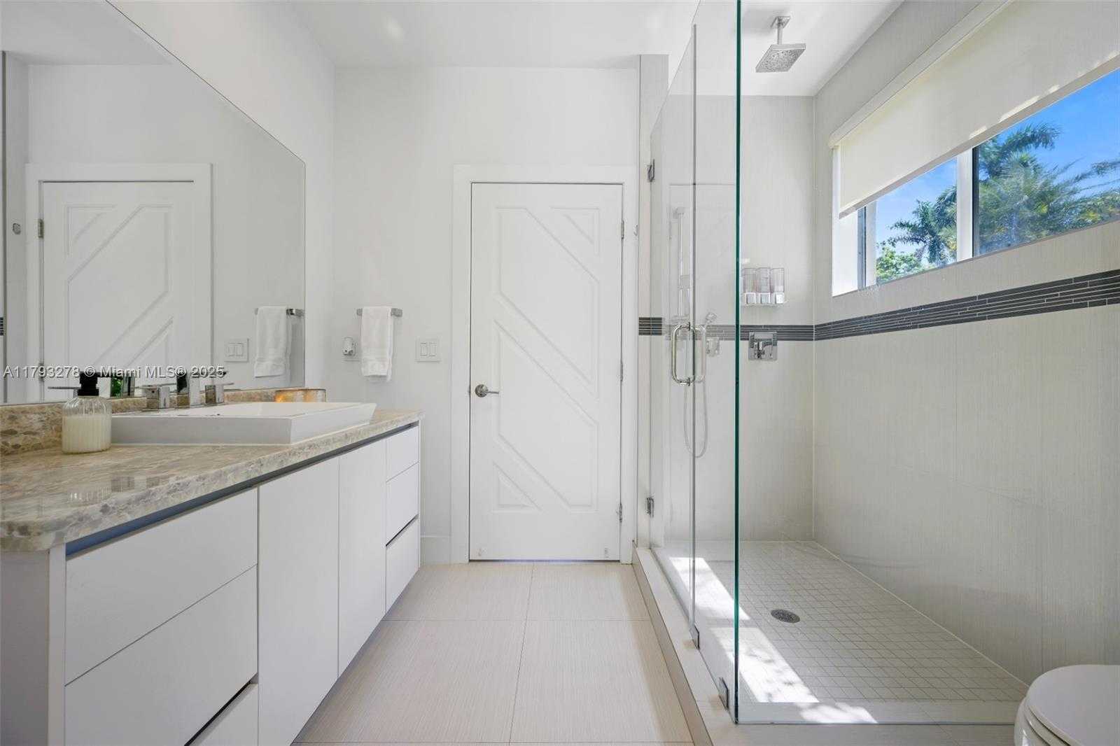 Small Image of 7800 CENTER BAY DRIVE, North Bay Village Number 14