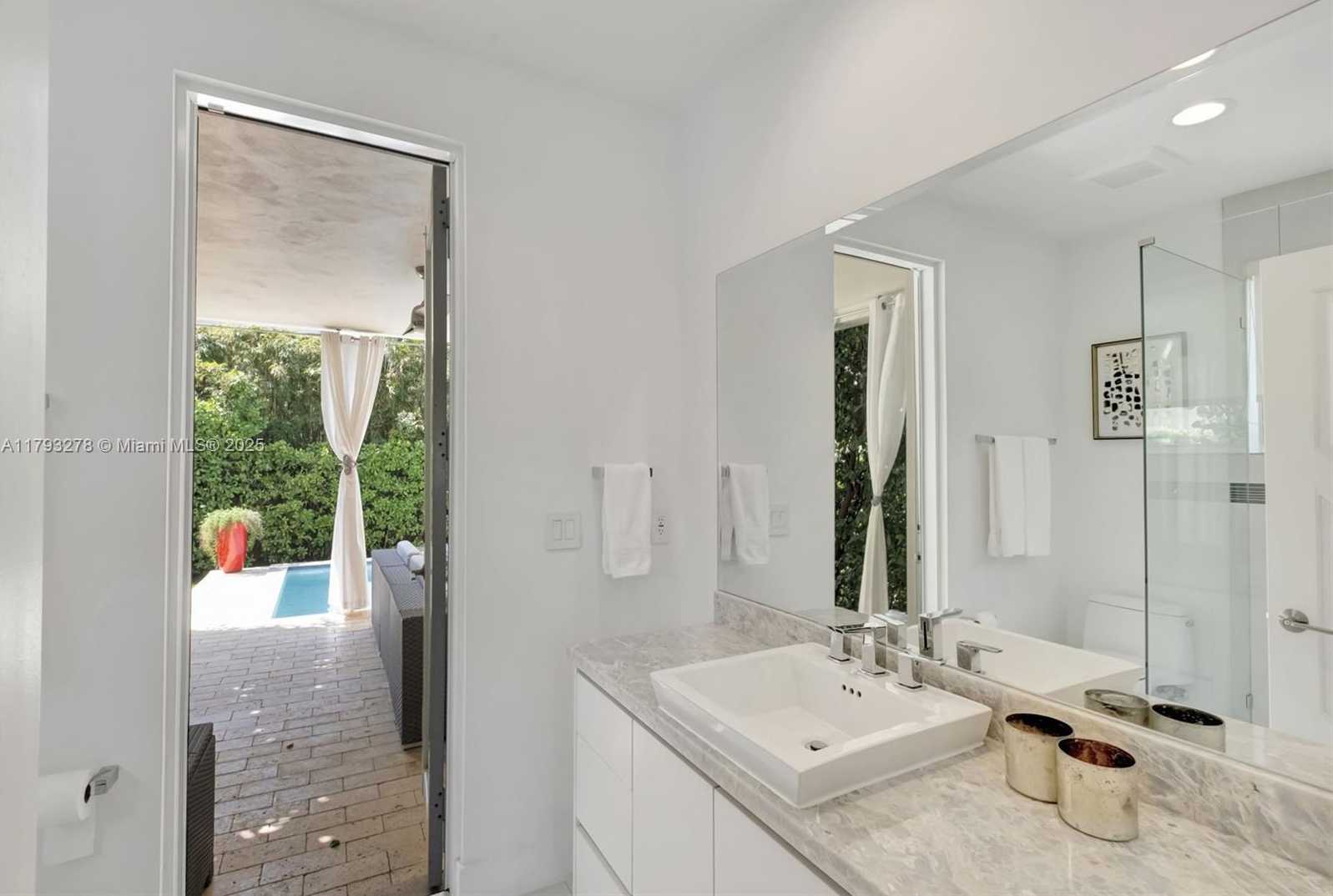 Small Image of 7800 CENTER BAY DRIVE, North Bay Village Number 17