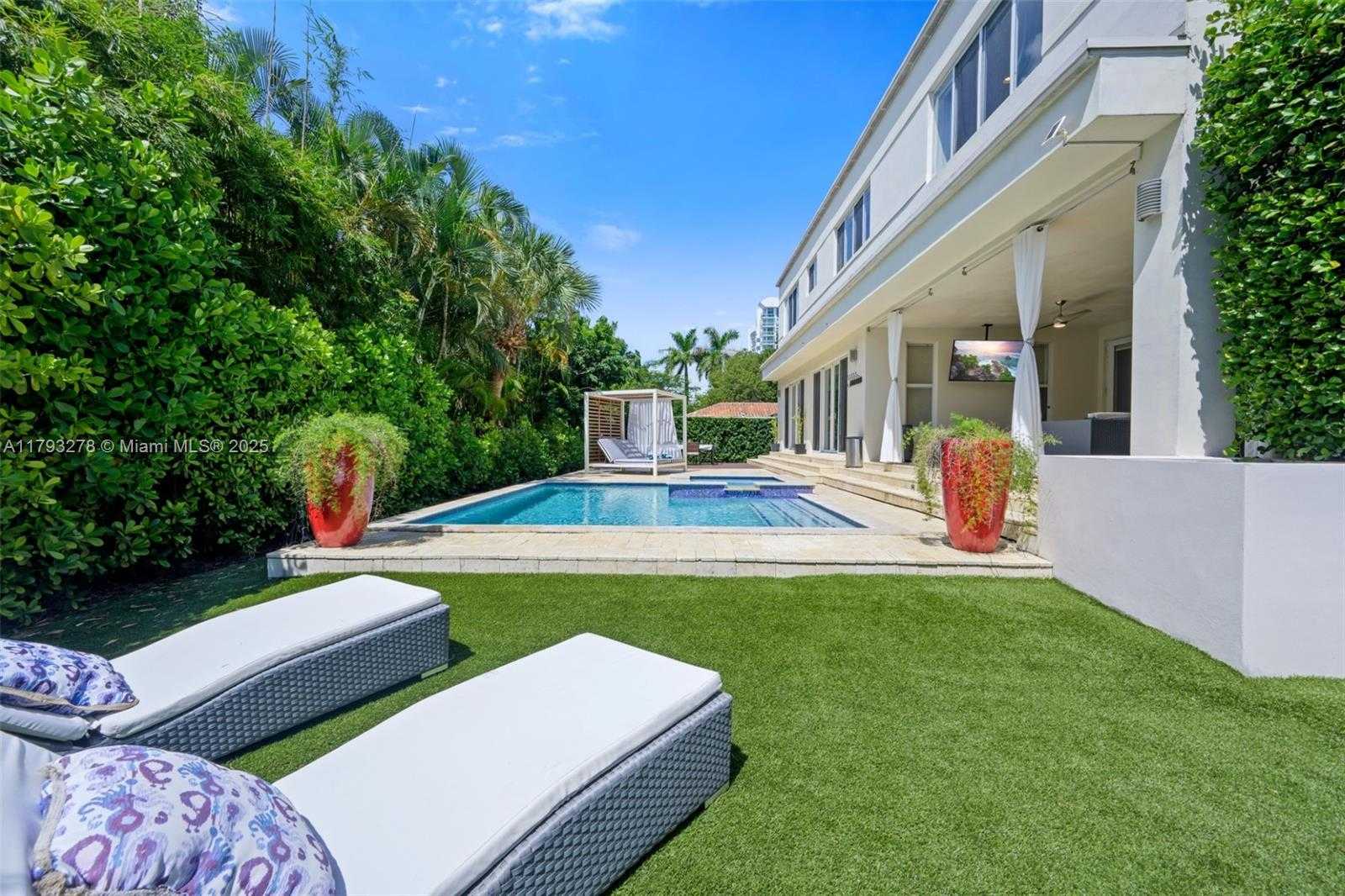 Small Image of 7800 CENTER BAY DRIVE, North Bay Village Number 21