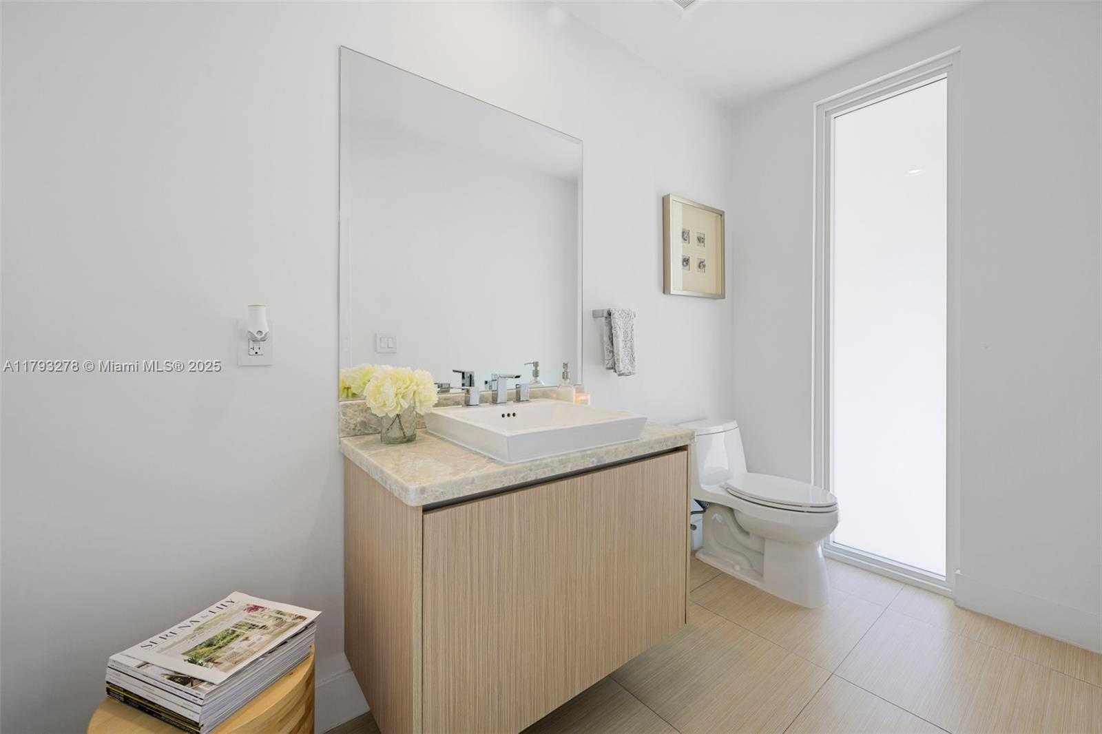 Small Image of 7800 CENTER BAY DRIVE, North Bay Village Number 23