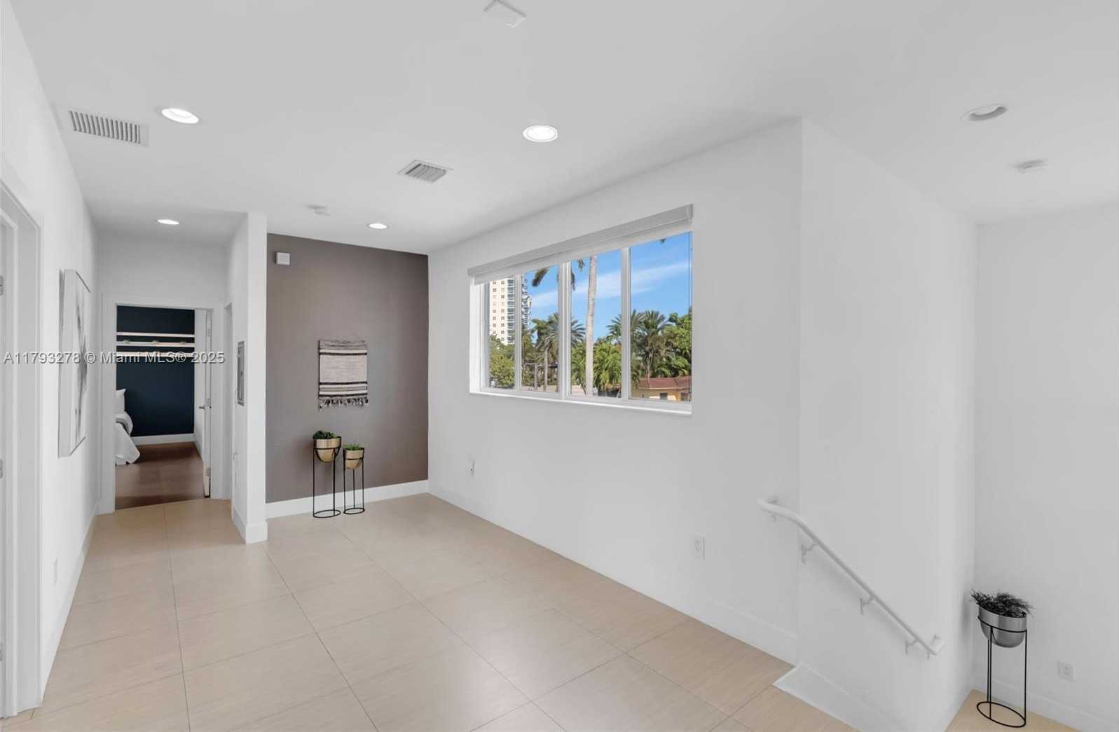 Small Image of 7800 CENTER BAY DRIVE, North Bay Village Number 24