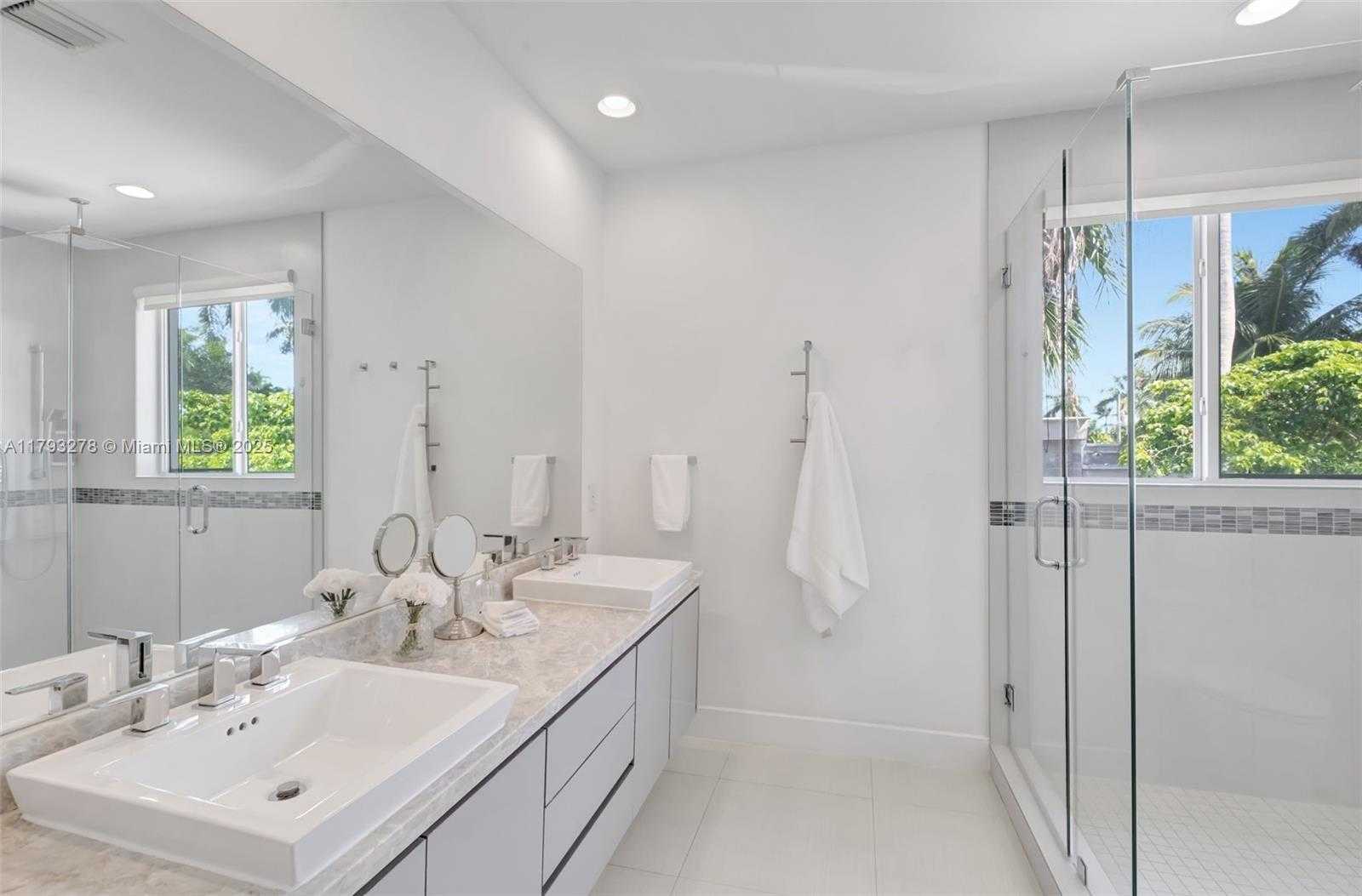Small Image of 7800 CENTER BAY DRIVE, North Bay Village Number 32