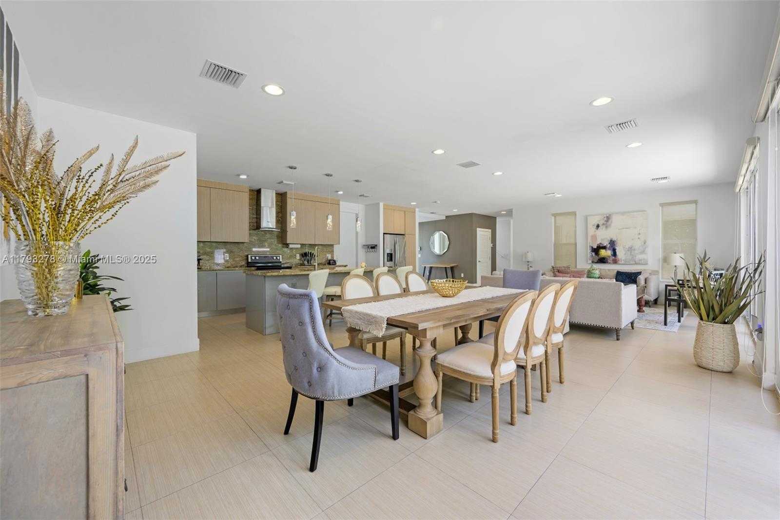 Small Image of 7800 CENTER BAY DRIVE, North Bay Village Number 4