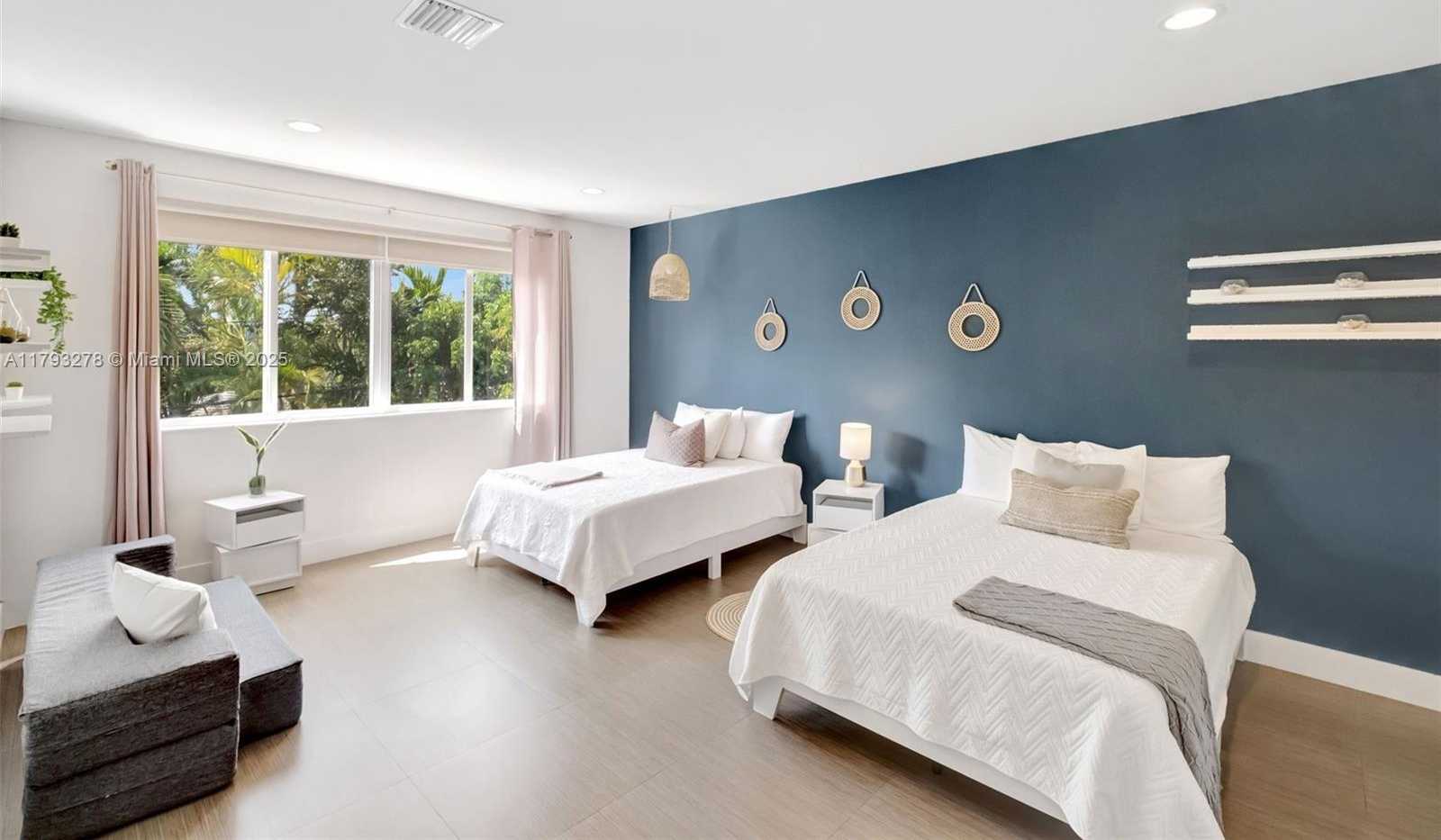 Small Image of 7800 CENTER BAY DRIVE, North Bay Village Number 40