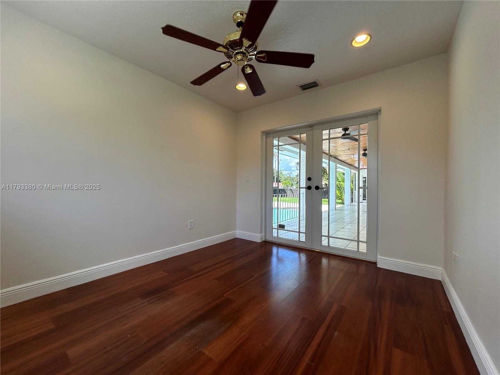 Small Image of 15030 SOUTH WEST 89TH AVE, Palmetto Bay Number 14