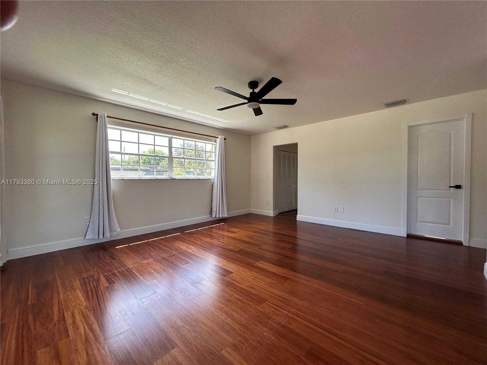 Small Image of 15030 SOUTH WEST 89TH AVE, Palmetto Bay Number 16