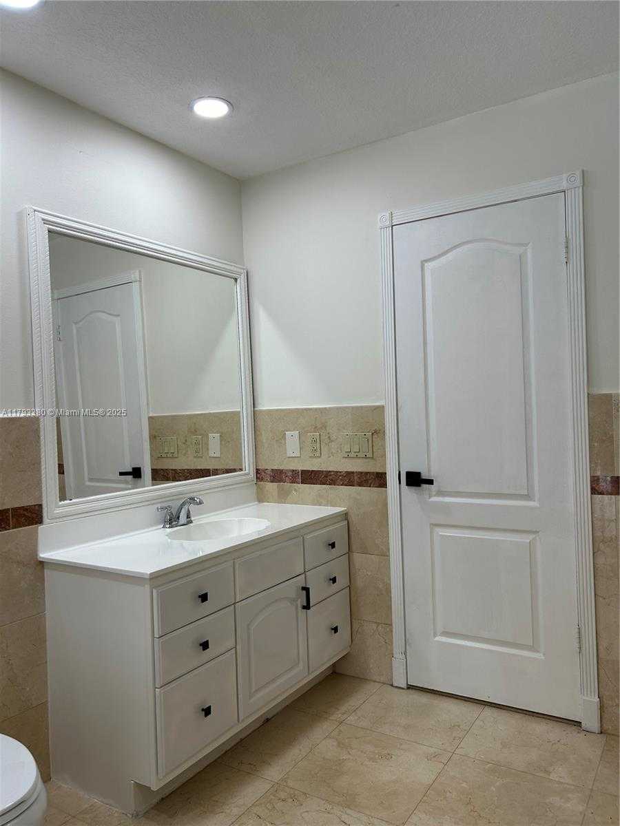Small Image of 15030 SOUTH WEST 89TH AVE, Palmetto Bay Number 17