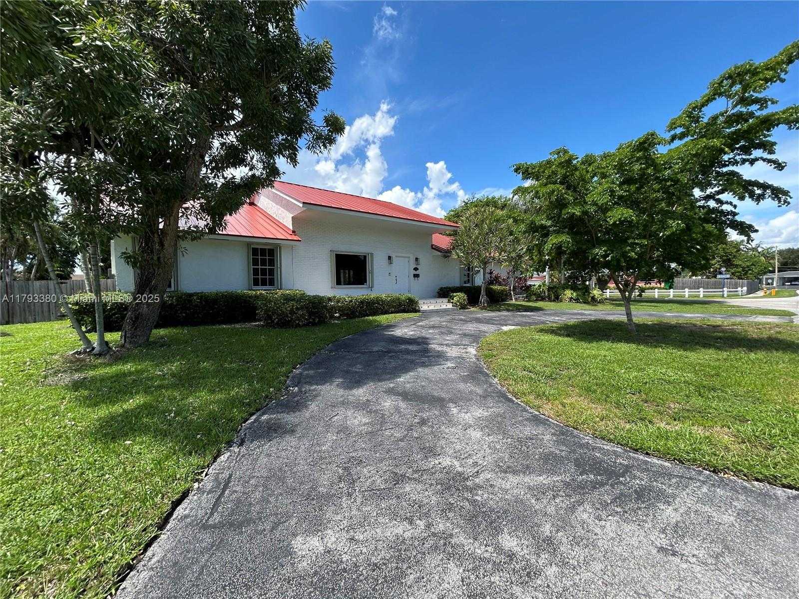 Small Image of 15030 SOUTH WEST 89TH AVE, Palmetto Bay Number 20
