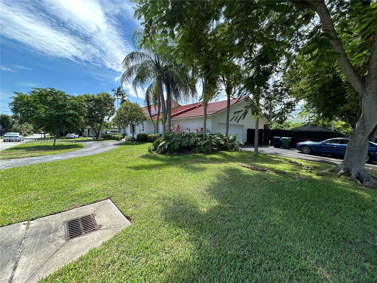 Small Image of 15030 SOUTH WEST 89TH AVE, Palmetto Bay Number 21
