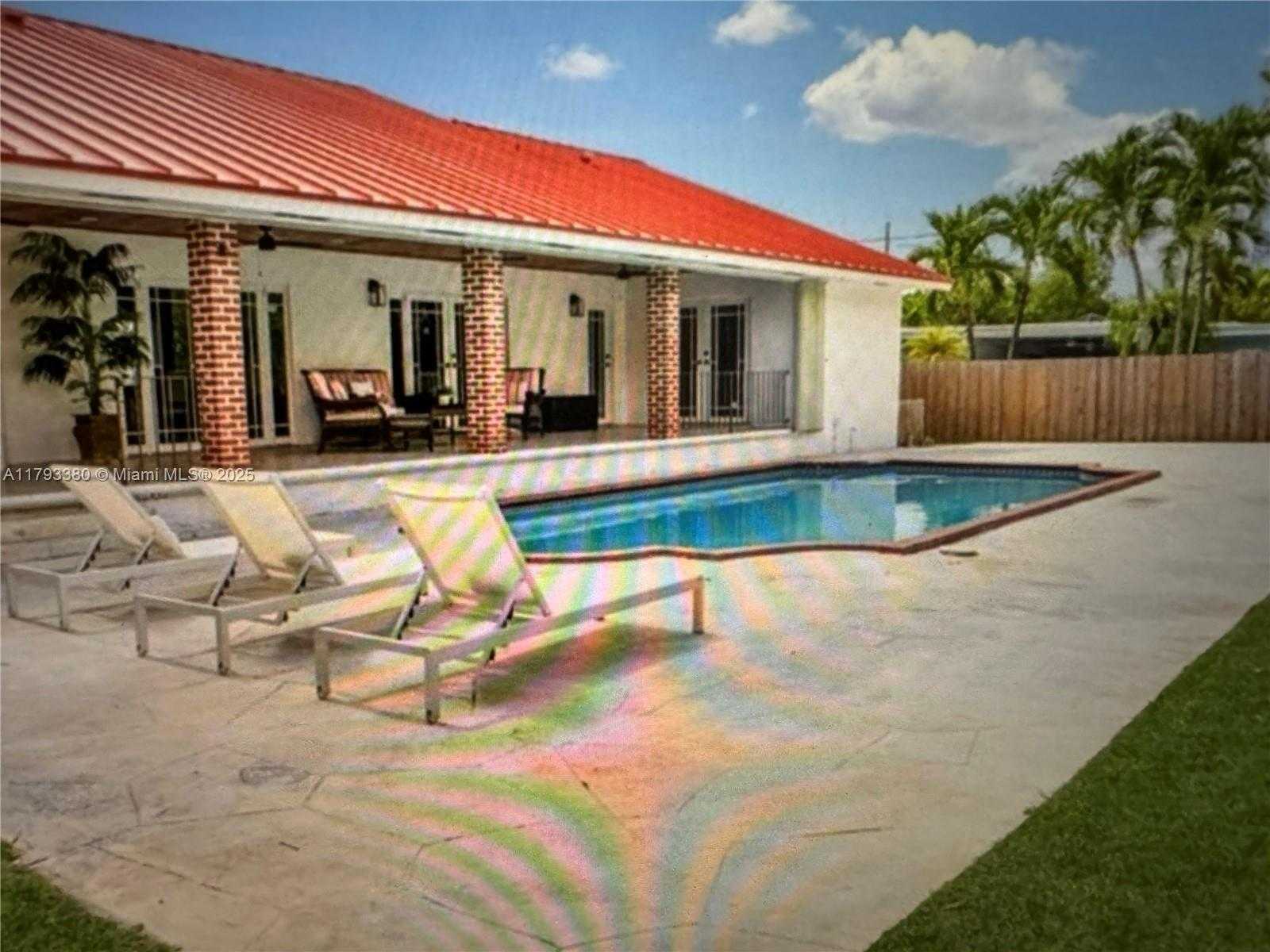 Small Image of 15030 SOUTH WEST 89TH AVE, Palmetto Bay Number 3