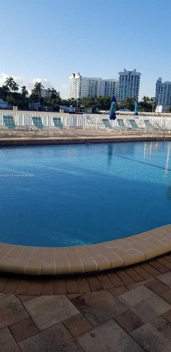 Small Image of 1455 NORTH TREASURE DR #1K, North Bay Village Number 12