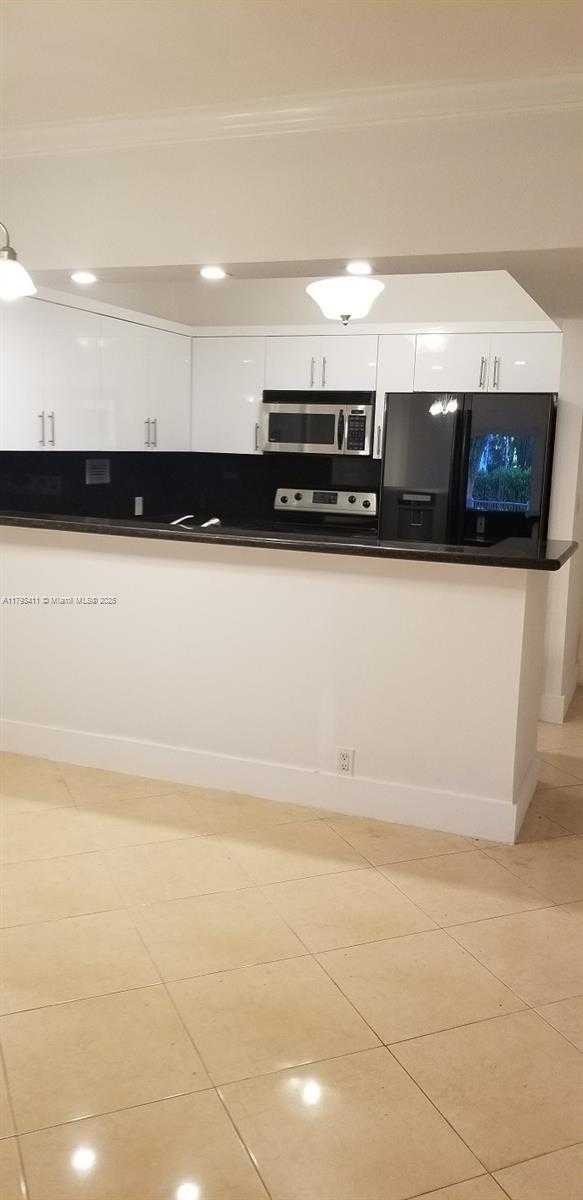 Small Image of 1455 NORTH TREASURE DR #1K, North Bay Village Number 2