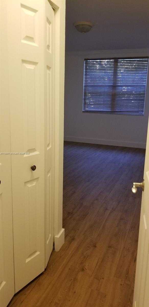 Small Image of 1455 NORTH TREASURE DR #1K, North Bay Village Number 6