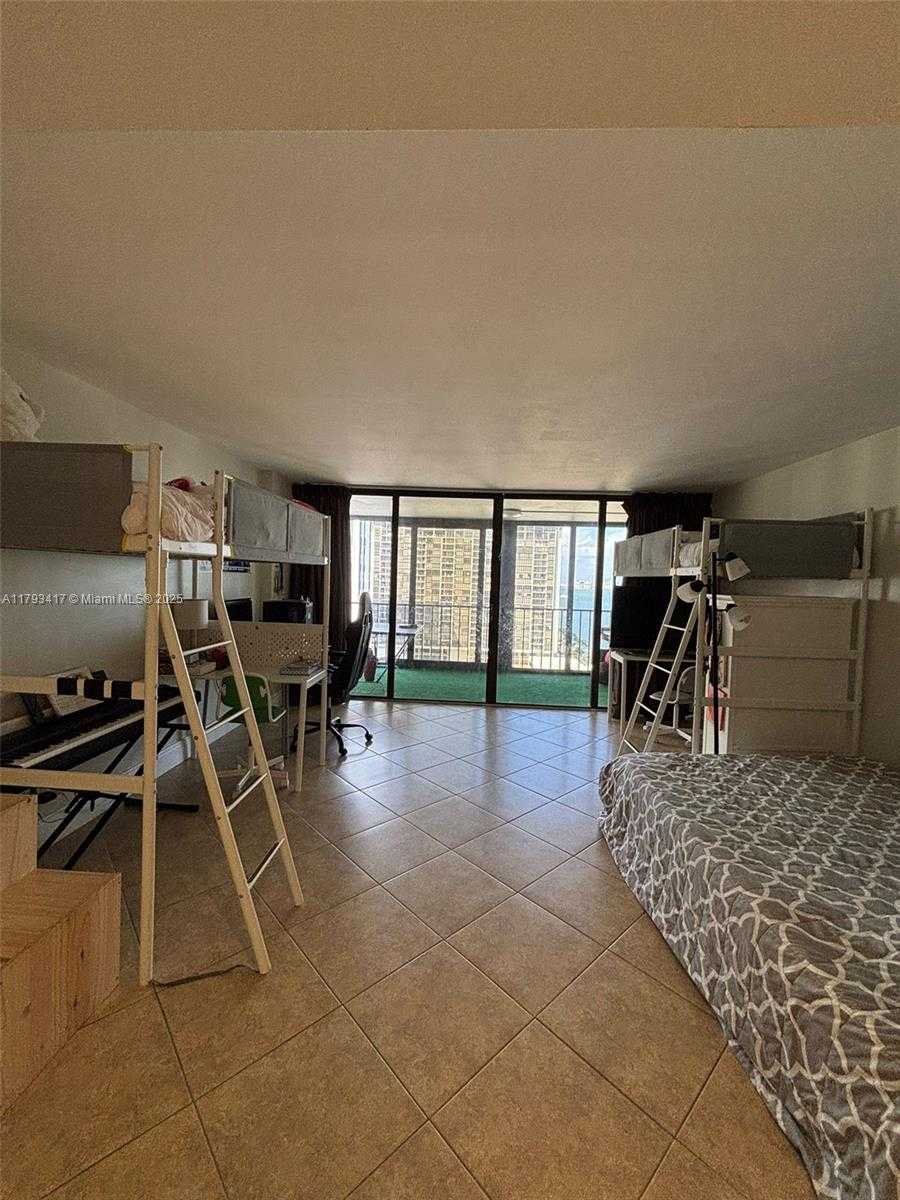 Small Image of 1925 BRICKELL AVE #1506, Miami Number 10