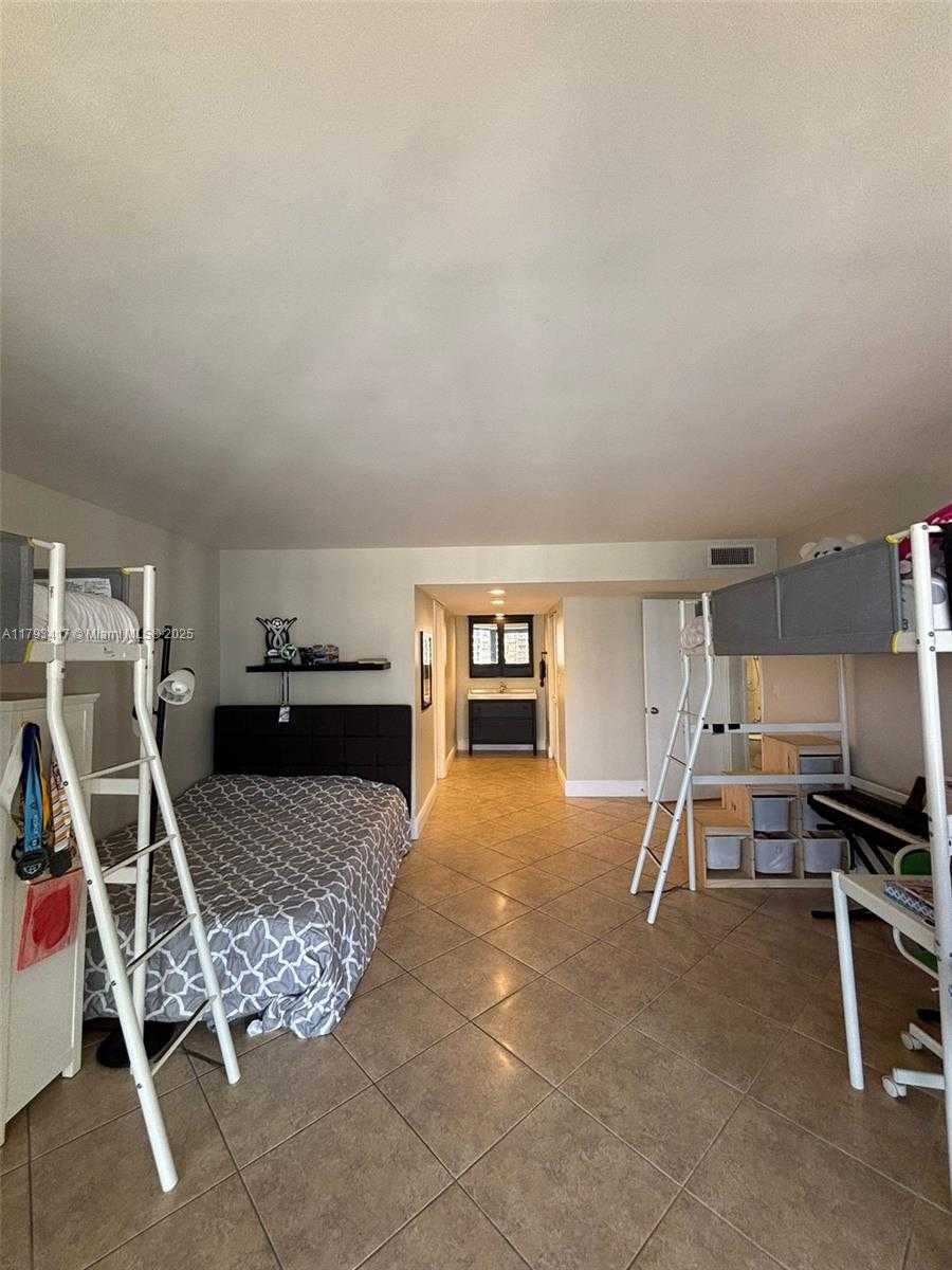 Small Image of 1925 BRICKELL AVE #1506, Miami Number 11