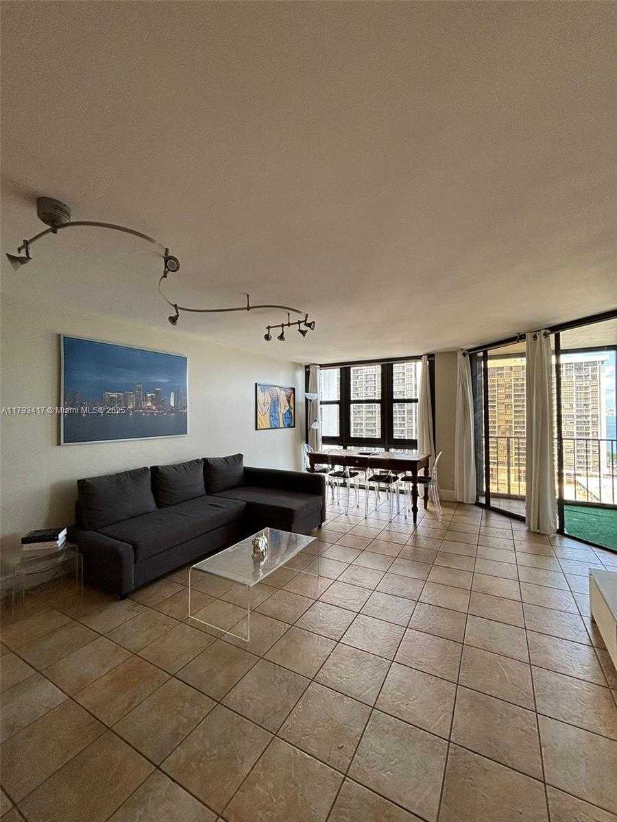Small Image of 1925 BRICKELL AVE #1506, Miami Number 4
