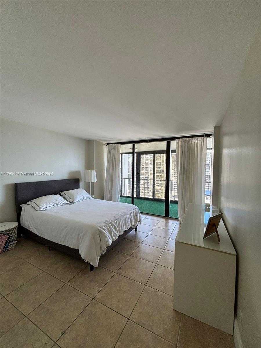 Small Image of 1925 BRICKELL AVE #1506, Miami Number 8