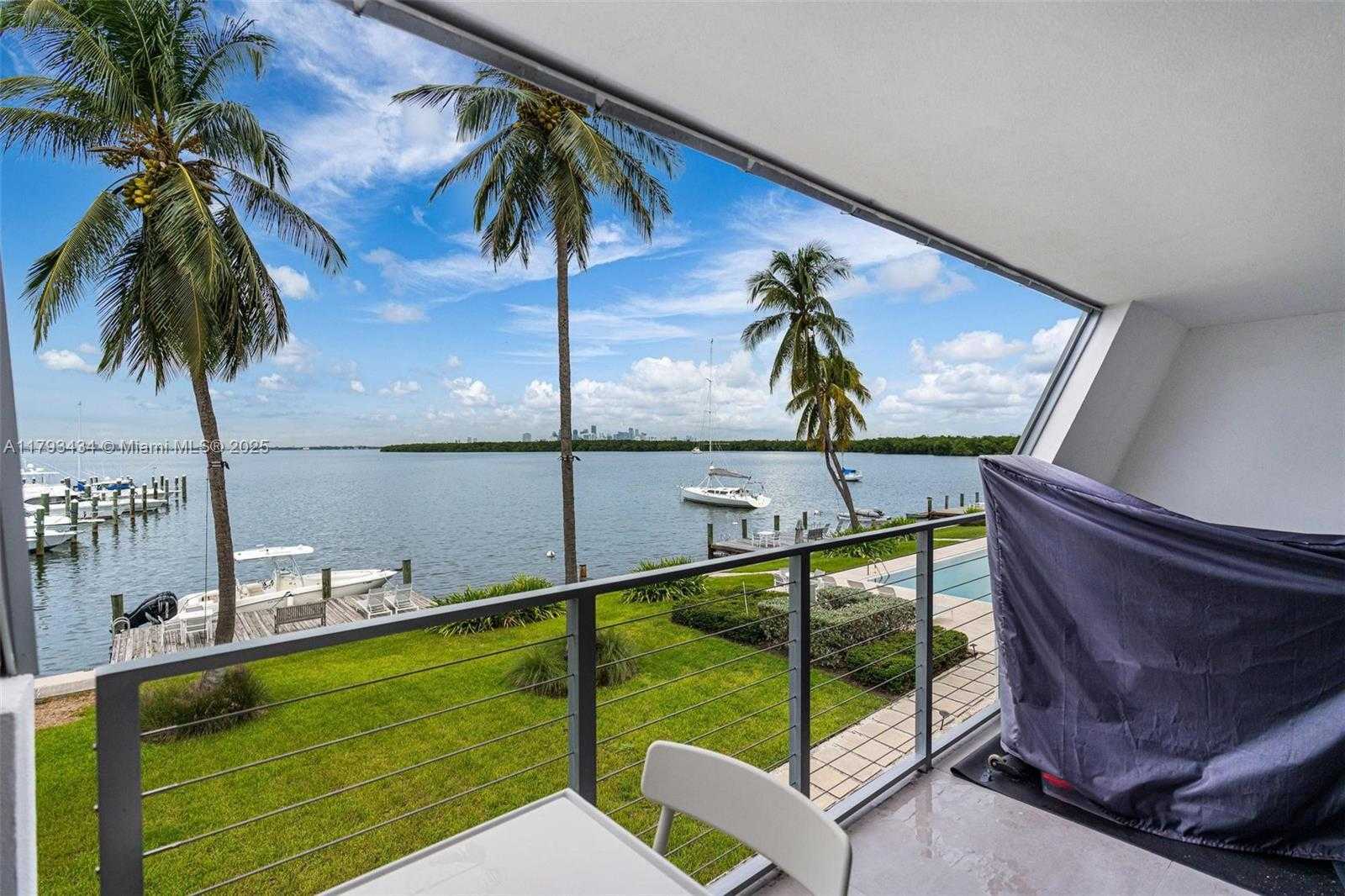 Small Image of 166 HARBOR DR #2B, Key Biscayne Number 10