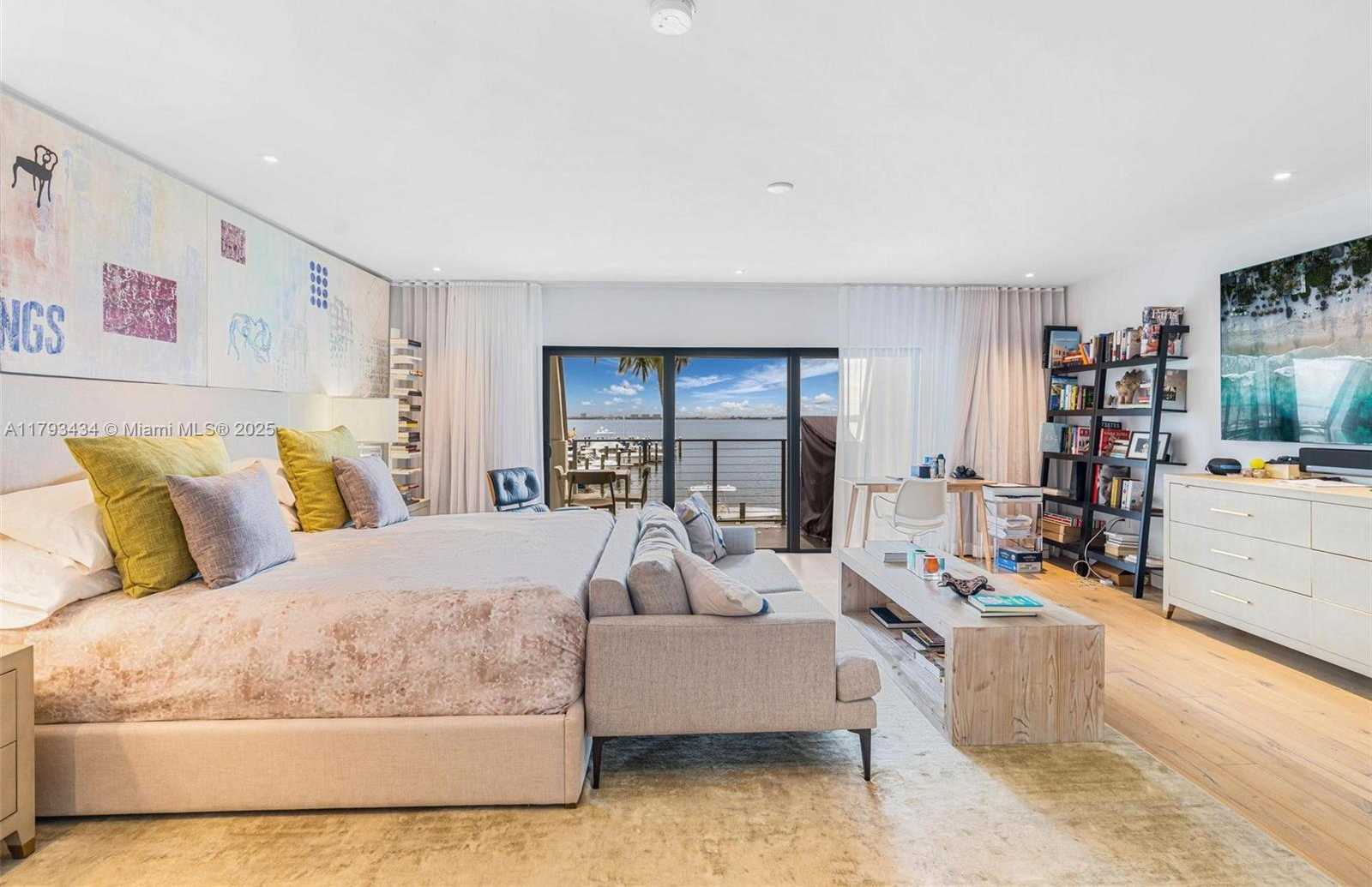 Small Image of 166 HARBOR DR #2B, Key Biscayne Number 11