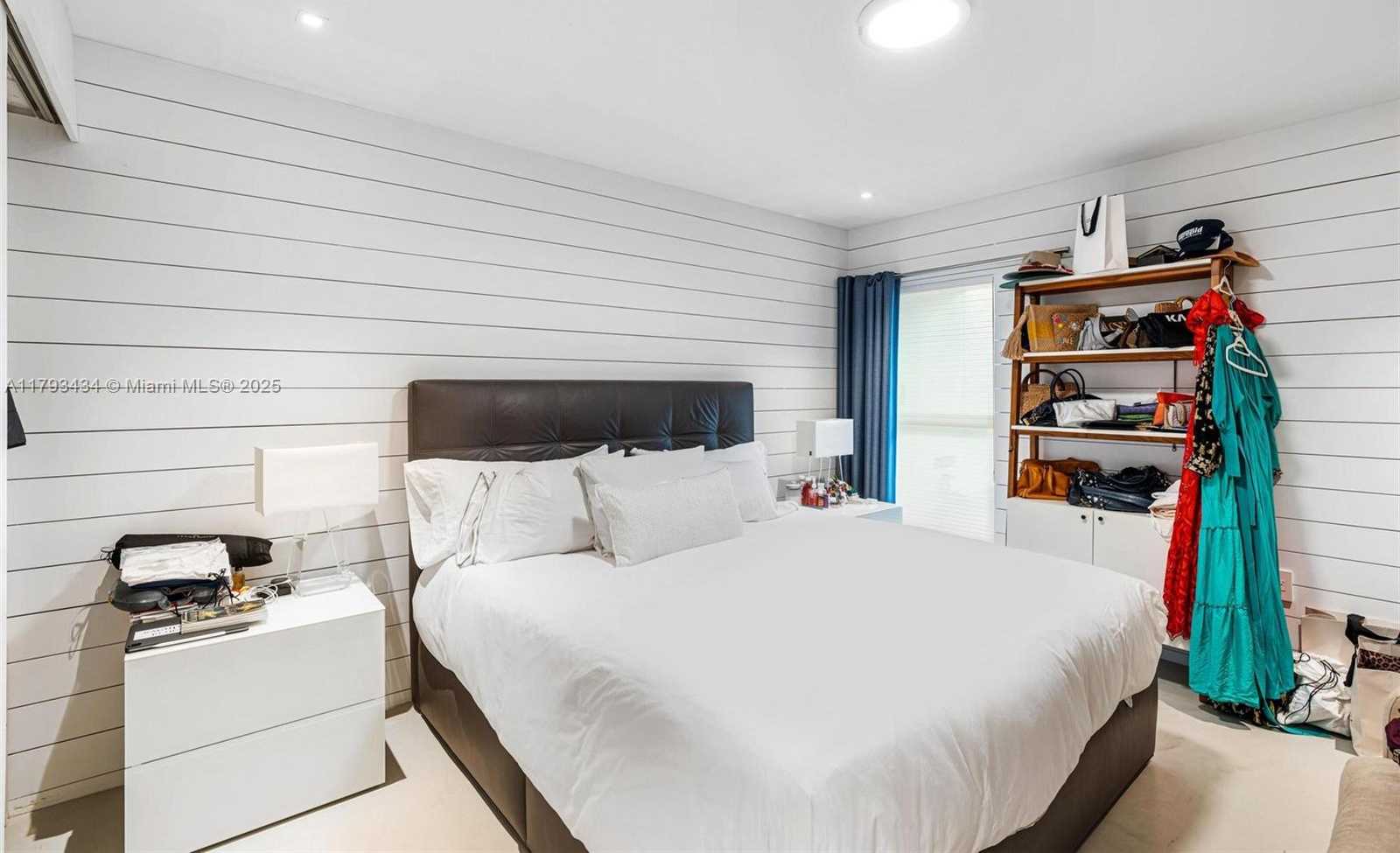 Small Image of 166 HARBOR DR #2B, Key Biscayne Number 16